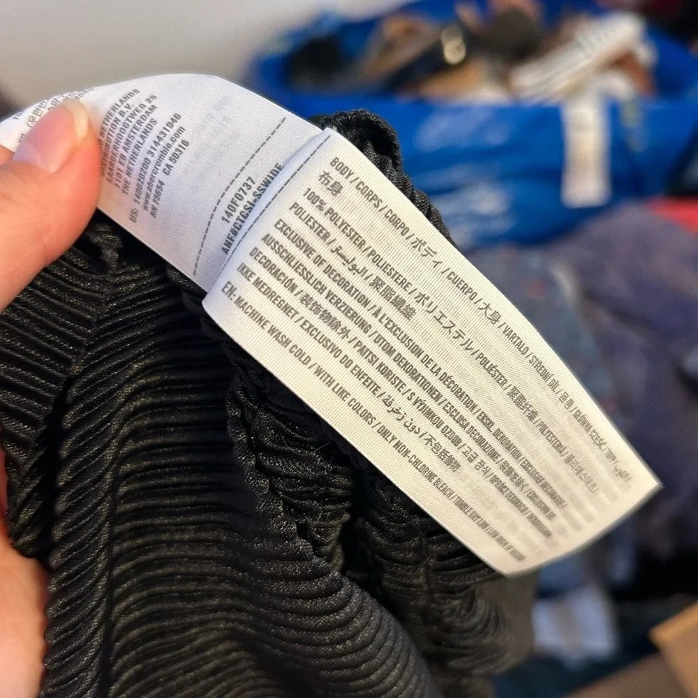 ABERCROMBIE & FITCH BLACK PLEATED WRAP CAMISOLE - Picture 4 of 5